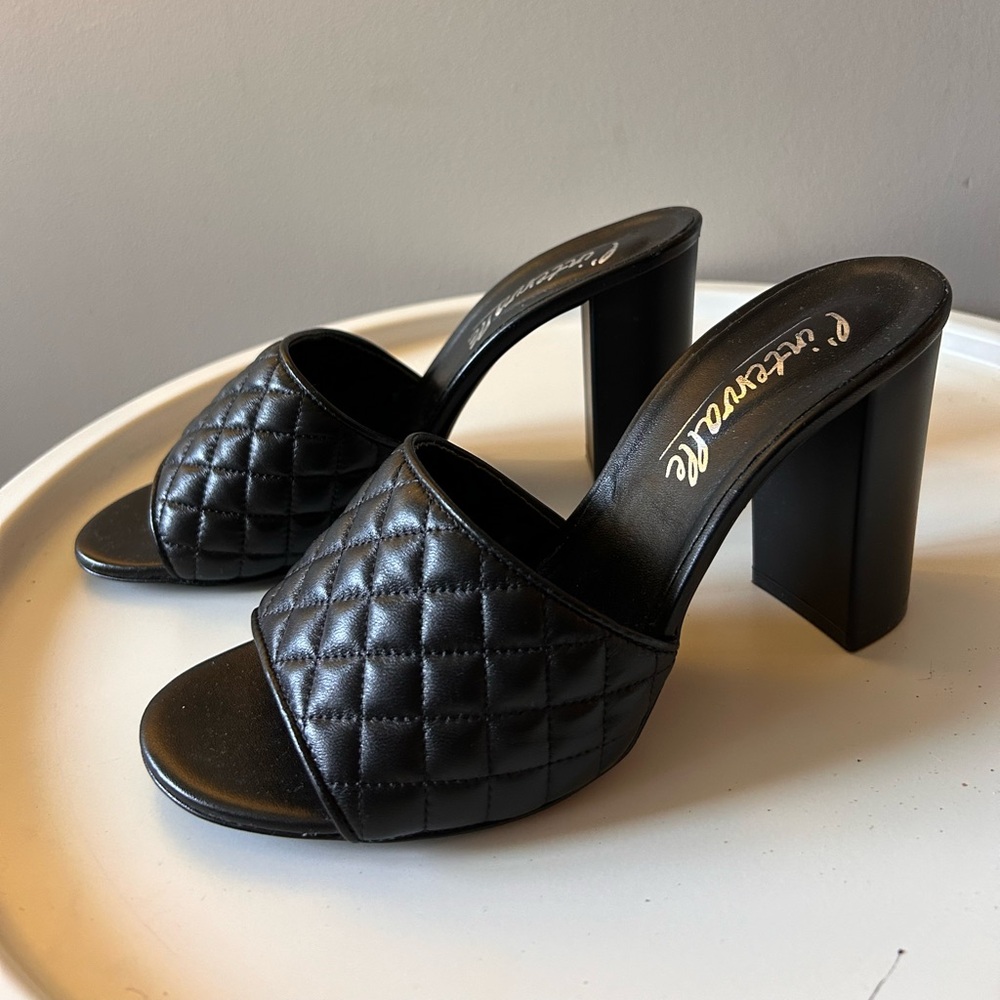 Intervalle sandals NEW 9